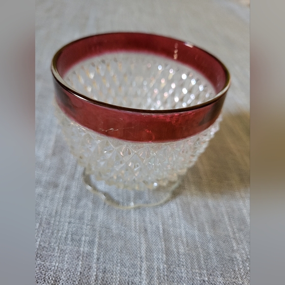 🎄Vintage red ruby Diamond cut Indiana glass dish and with cream and sugar bowl - Picture 2 of 13